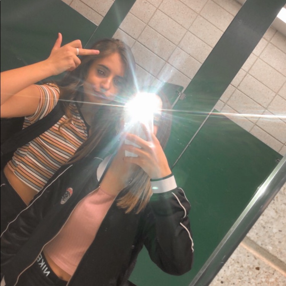 Meet your Posher, Bella